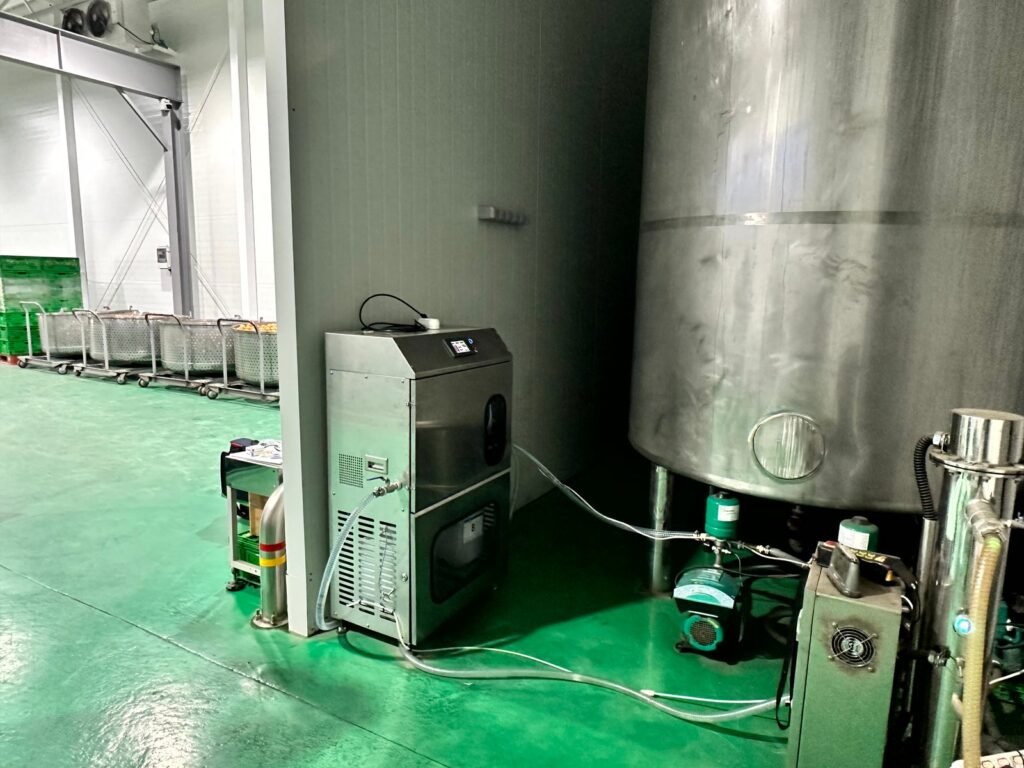 충남 부여 토마토 포장시설의 ECO-300 이산화염소수 생성장치 현장 사진